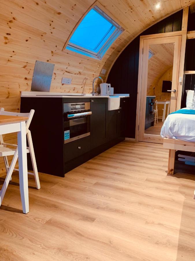 Thistle Pod Farm Stay With Hottub Sleeps 2 Galston  Exterior foto
